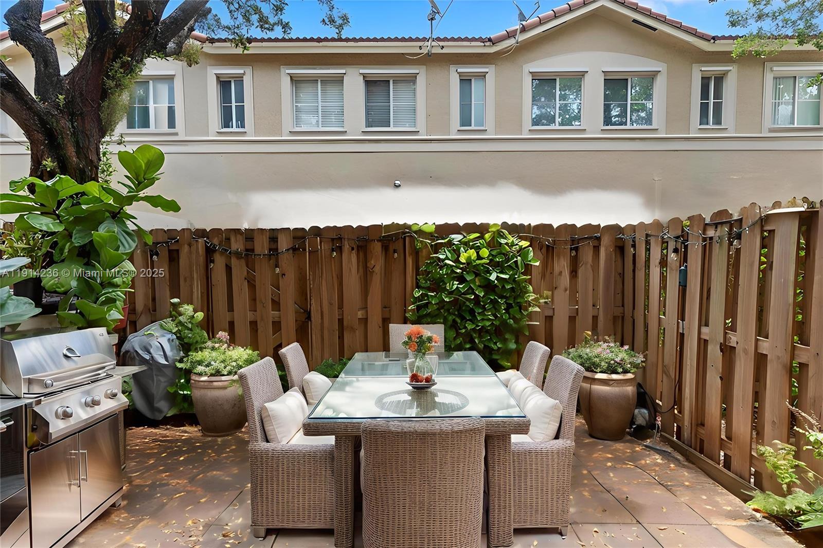 8245 NW 108th Ave # 15 Unit: 6-15