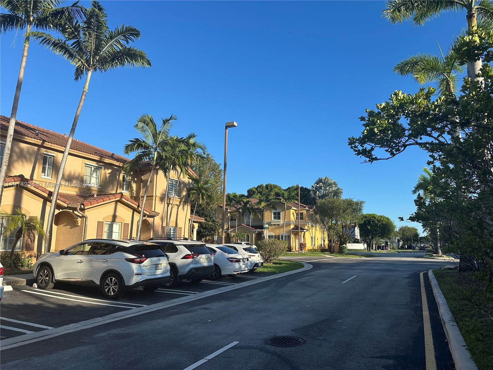 8245 NW 108th Ave # 15 Unit: 6-15