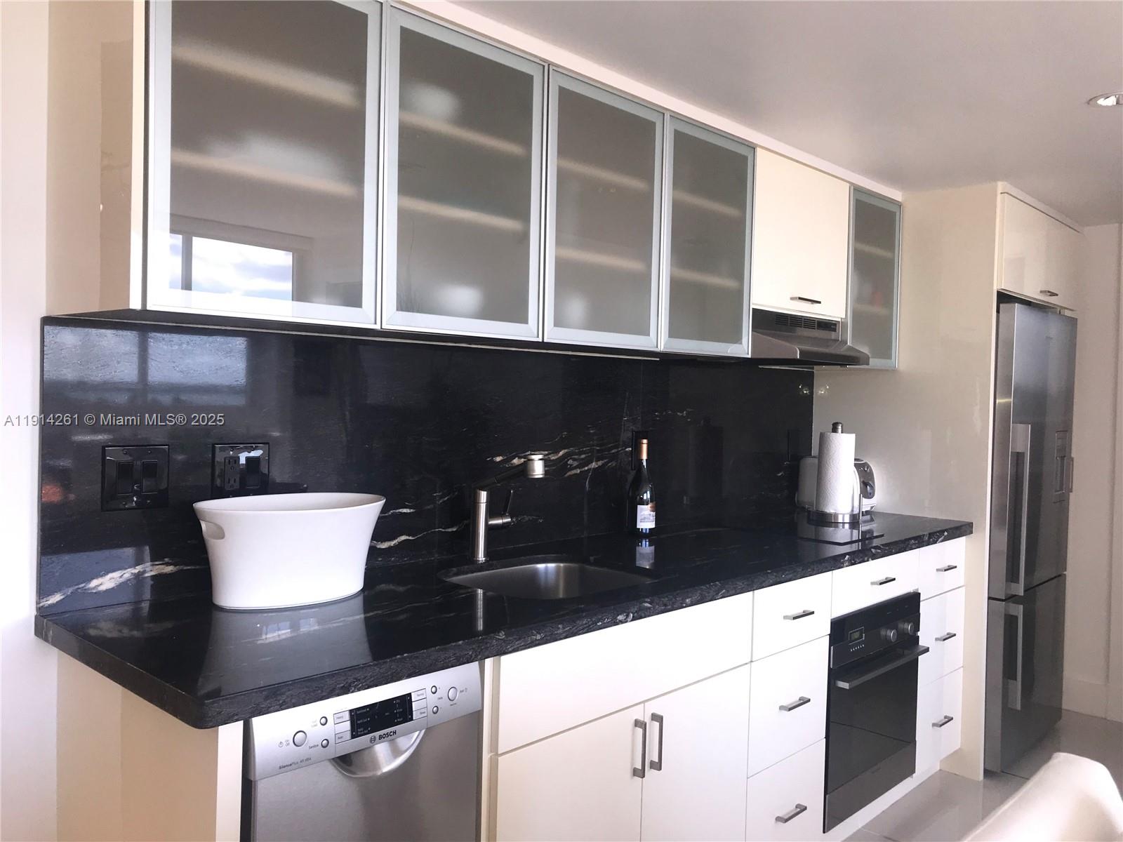 2951 S Bayshore Dr # 904