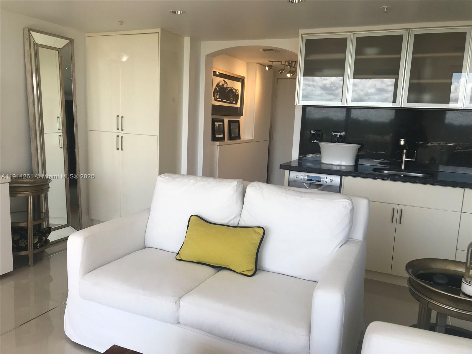 2951 S Bayshore Dr # 904