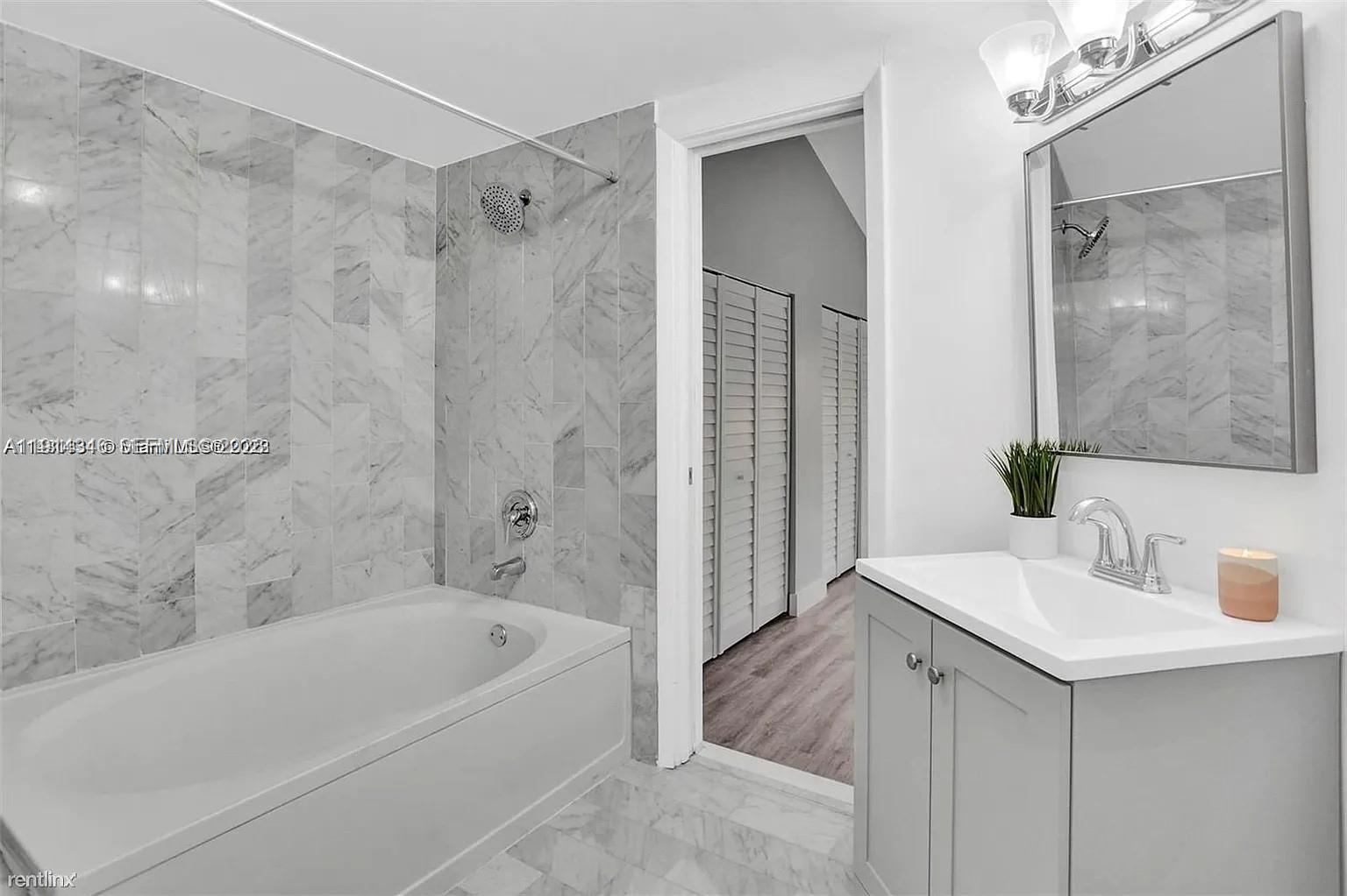 10167 SW 77th Ct # 10167