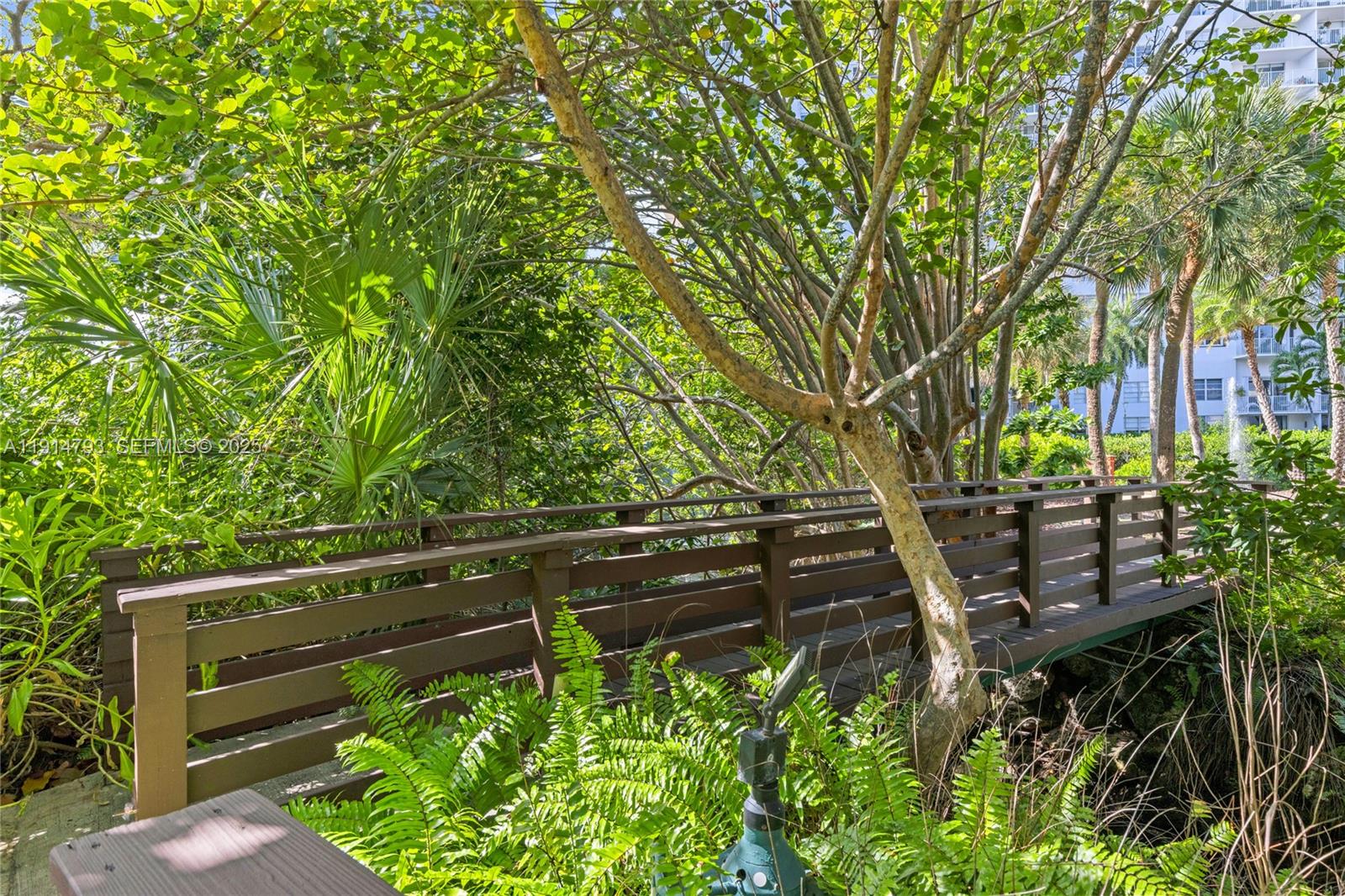 2801 NE 183rd St # 108W