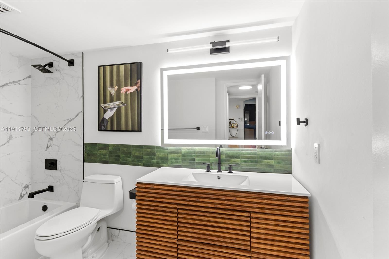 2801 NE 183rd St # 108W