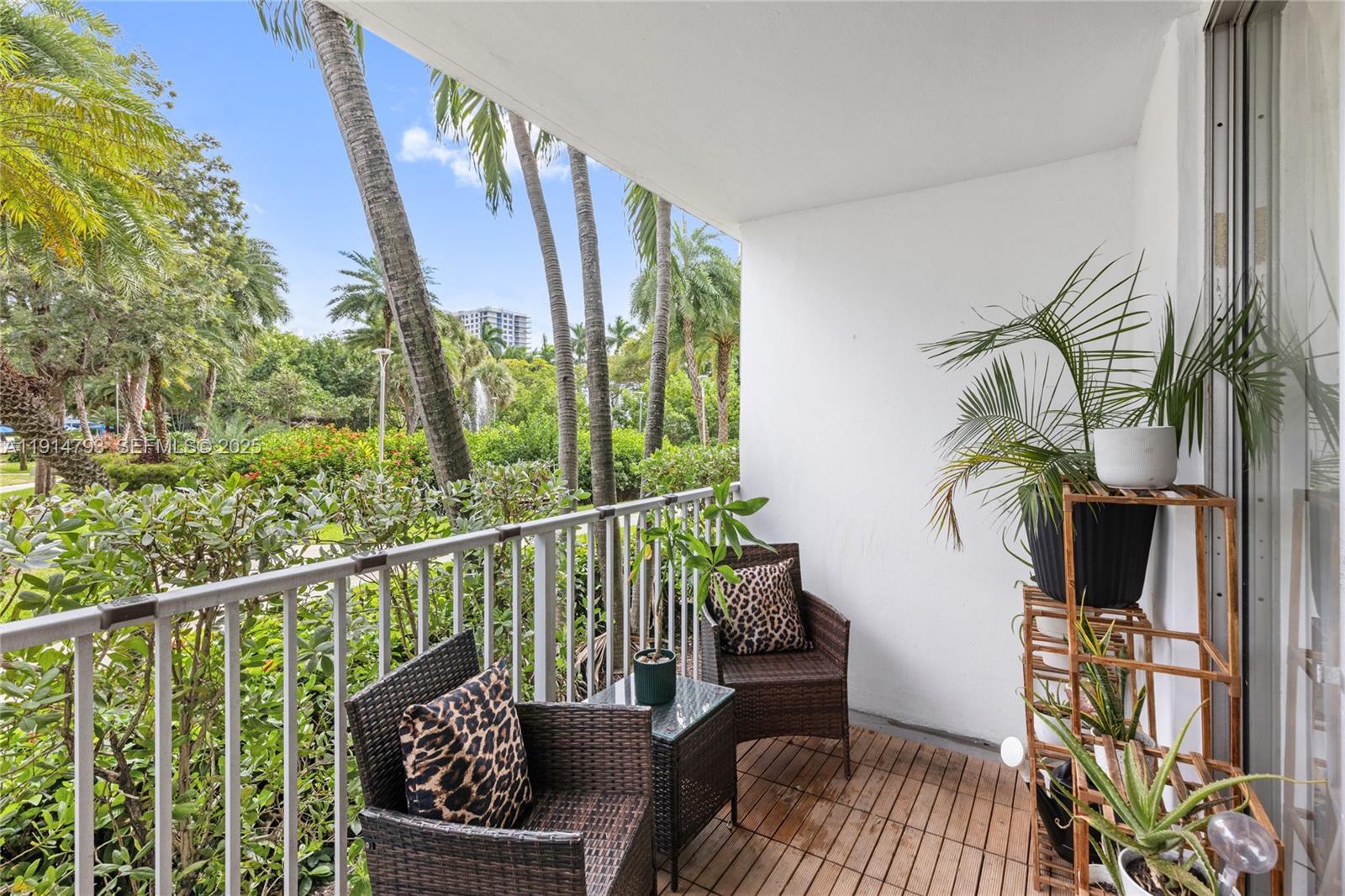 2801 NE 183rd St # 108W