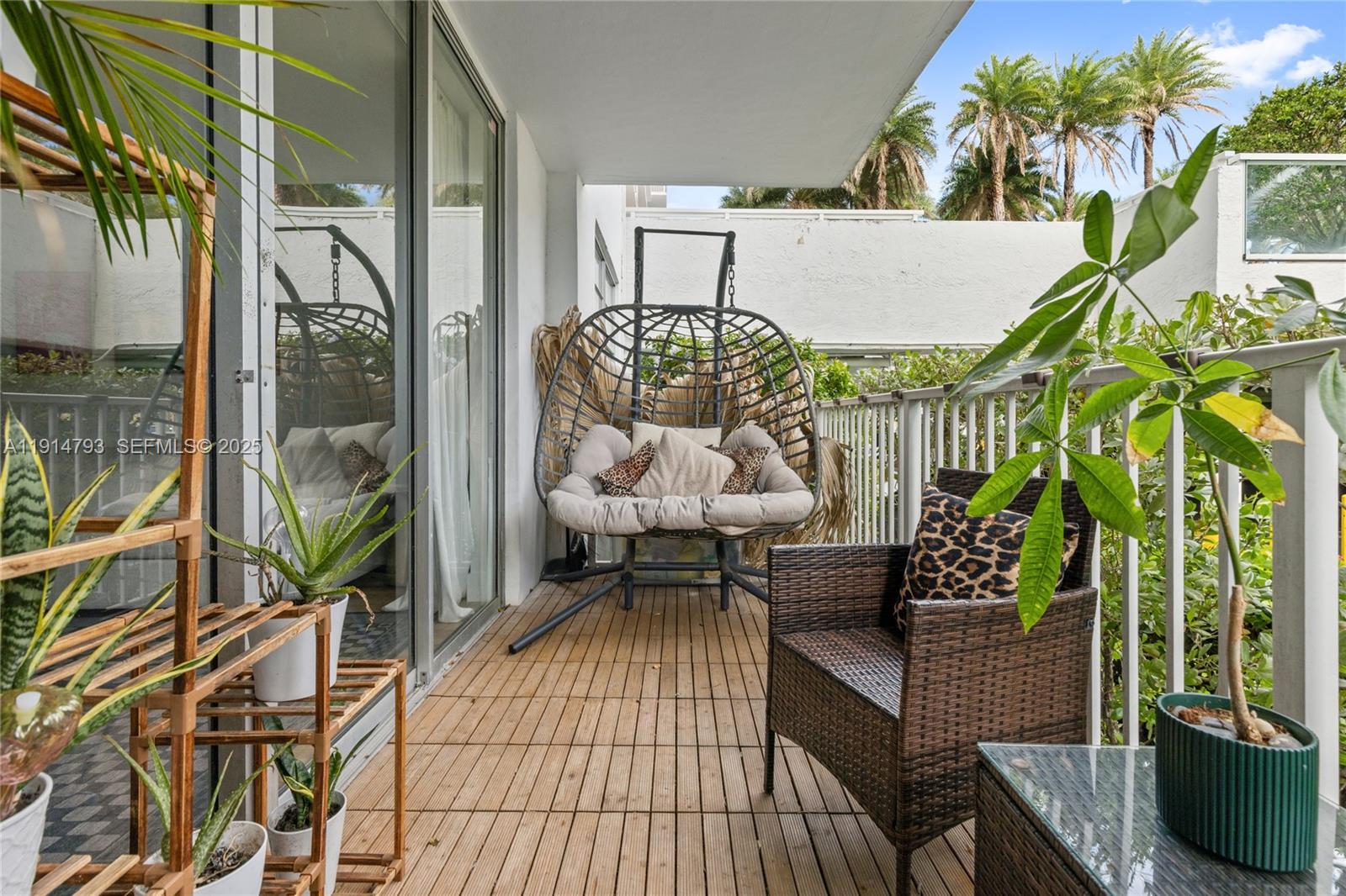 2801 NE 183rd St # 108W