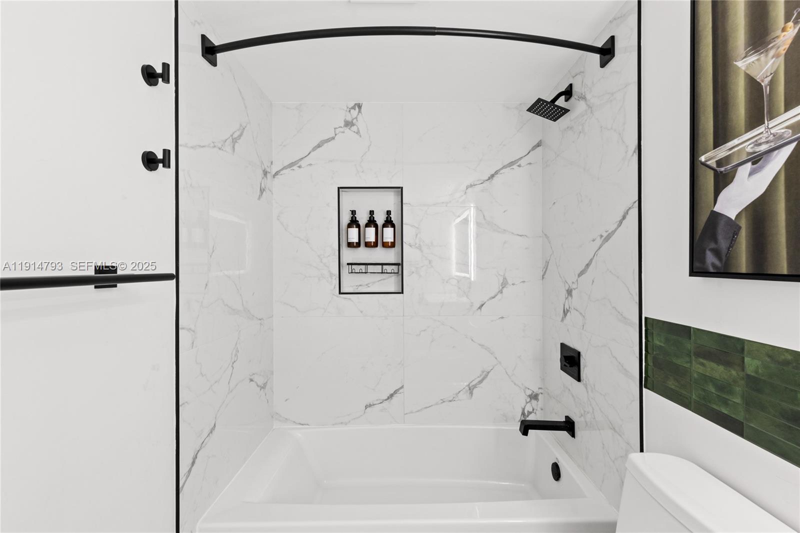 2801 NE 183rd St # 108W