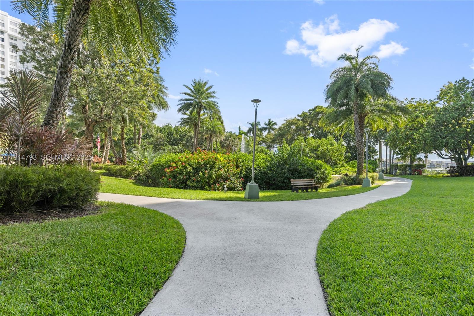 2801 NE 183rd St # 108W