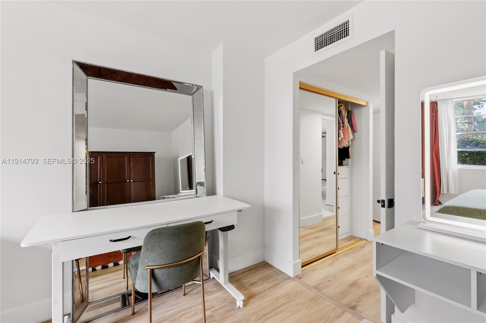 2801 NE 183rd St # 108W