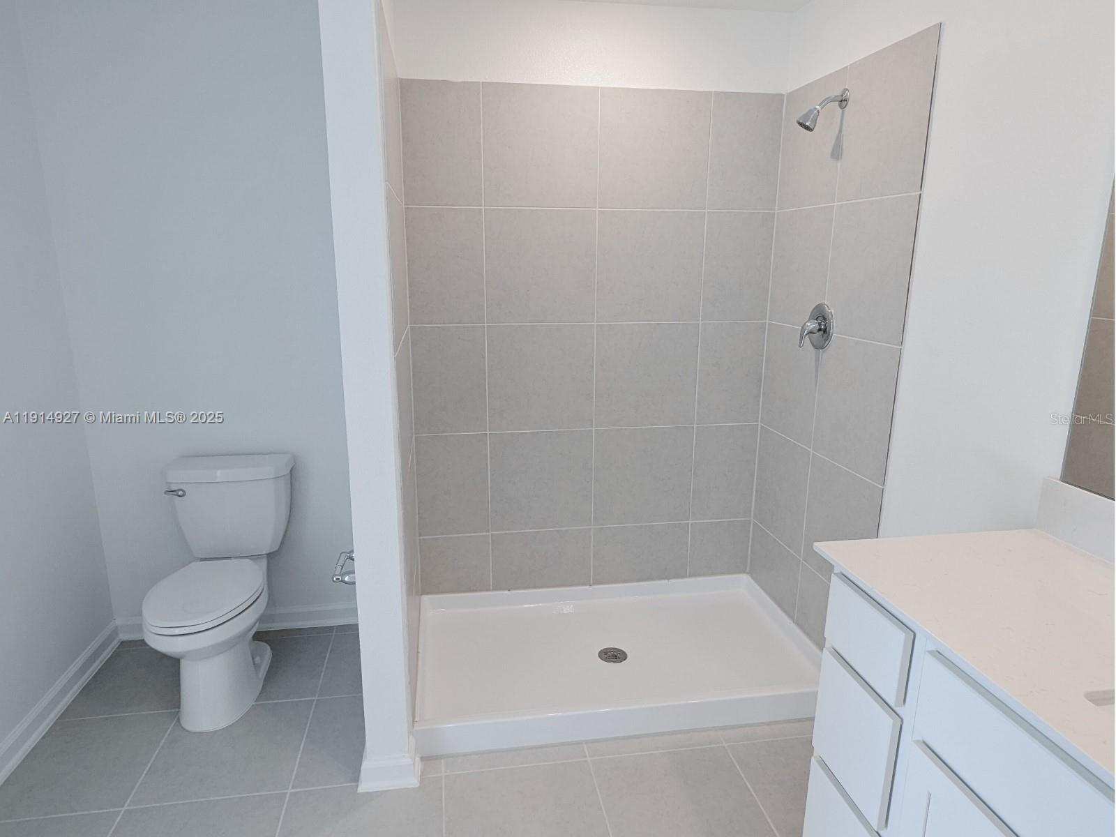 2175 CHRIS DRIVE Unit: .