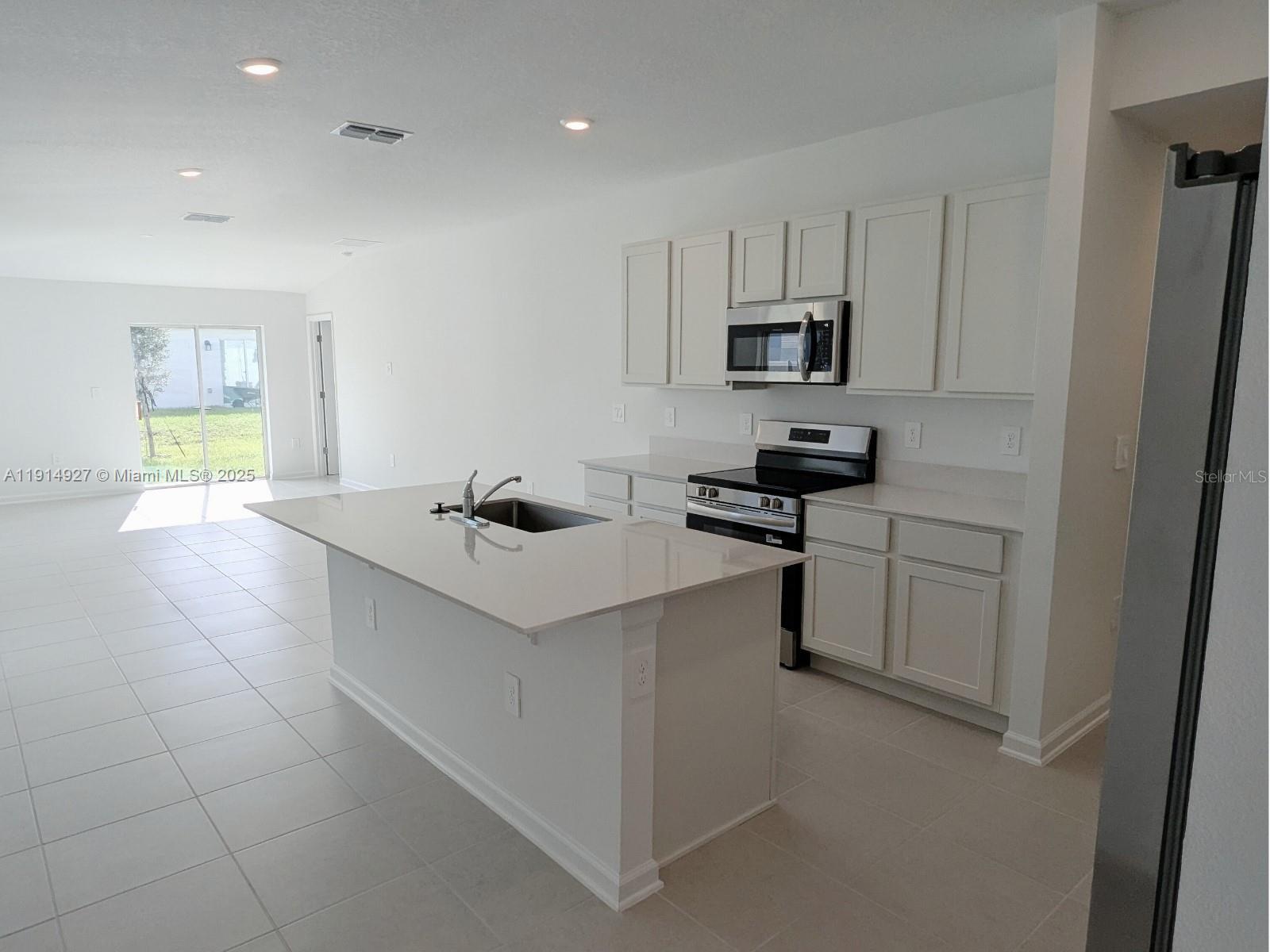 2175 CHRIS DRIVE Unit: .
