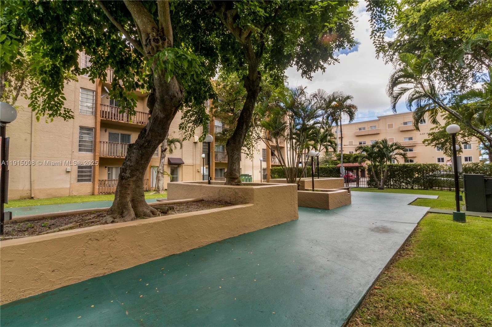 4855 NW 7th St # 6 Unit: 206-6