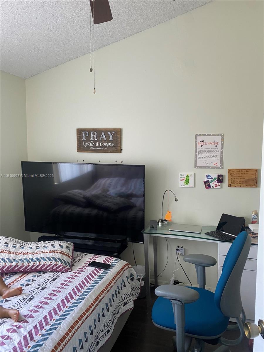 6245 Kendale Lakes Cir # 209