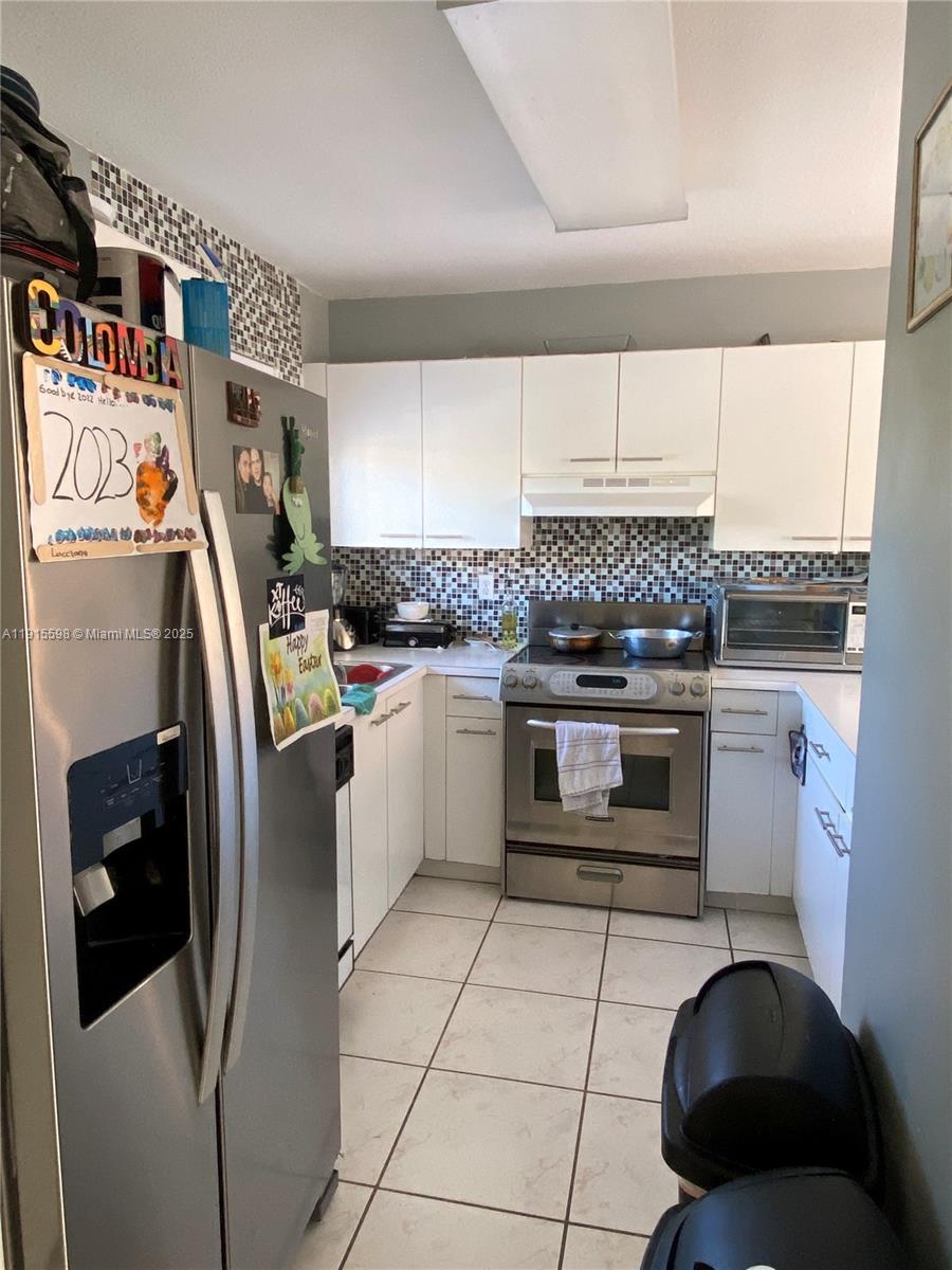 6245 Kendale Lakes Cir # 209