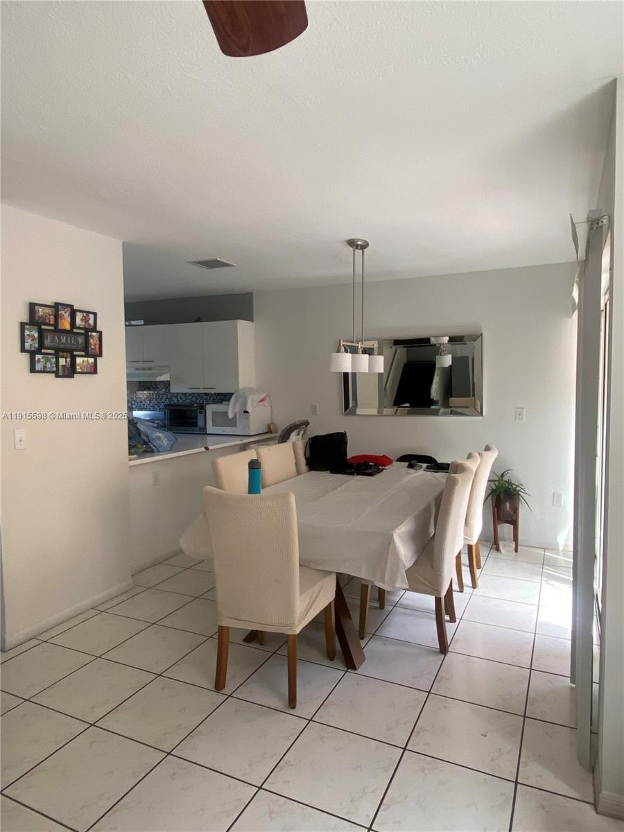 6245 Kendale Lakes Cir # 209