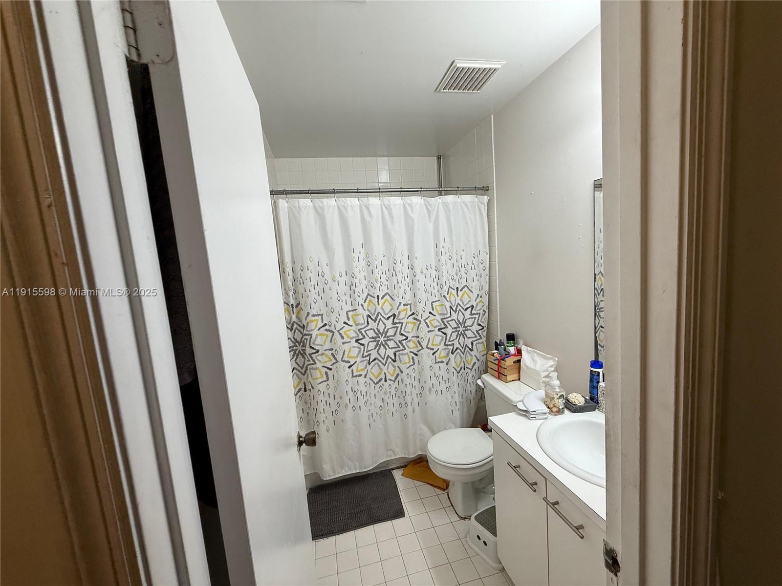 6245 Kendale Lakes Cir # 209