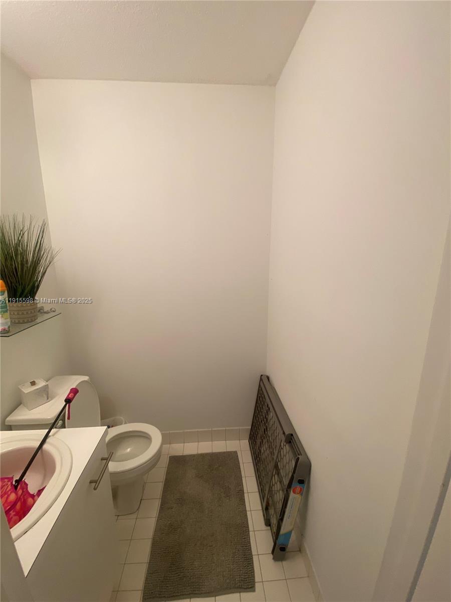 6245 Kendale Lakes Cir # 209