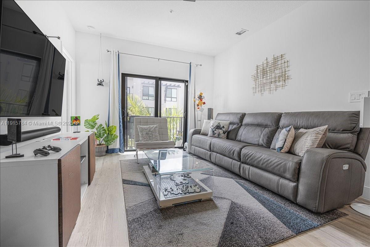 8301 NW 41st St # 309 Unit: B-309