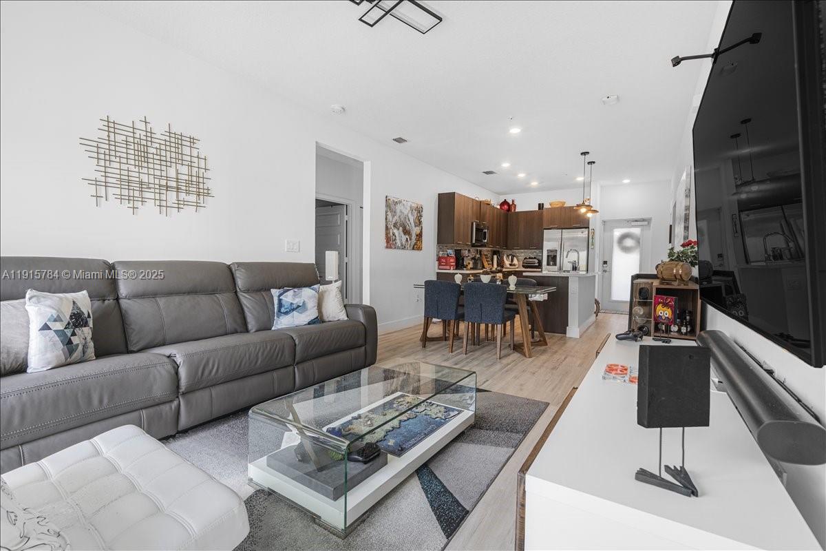 8301 NW 41st St # 309 Unit: B-309