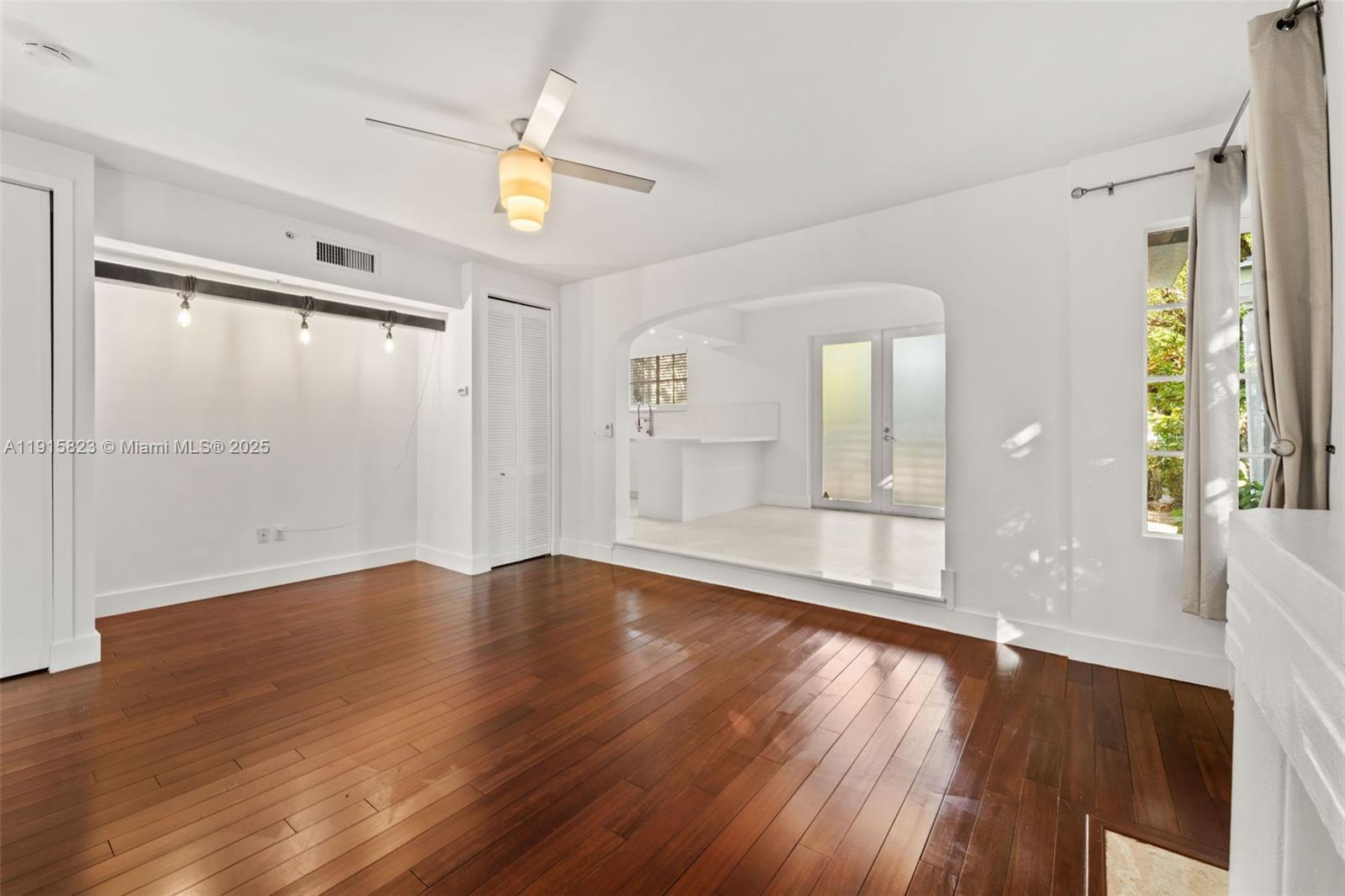 1025 Michigan Av # 1C