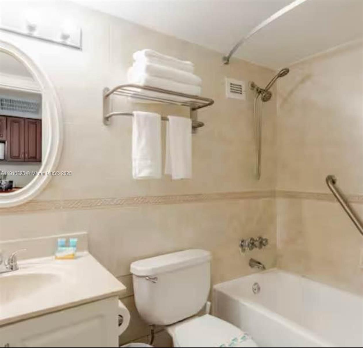 19201 Collins Ave # 733