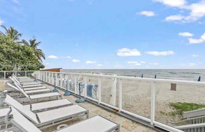 19201 Collins Ave # 733