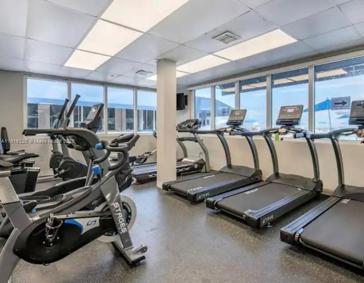 19201 Collins Ave # 733