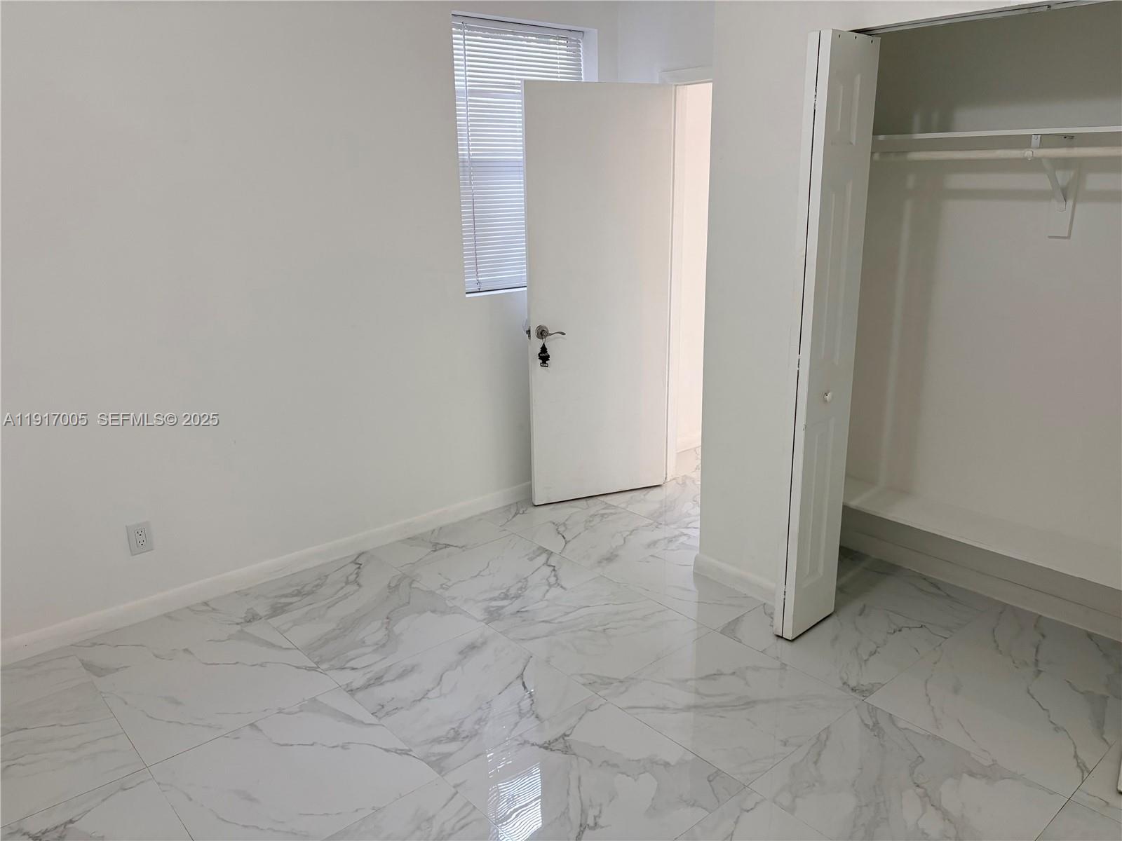 1560 NW 25th Ave # 3