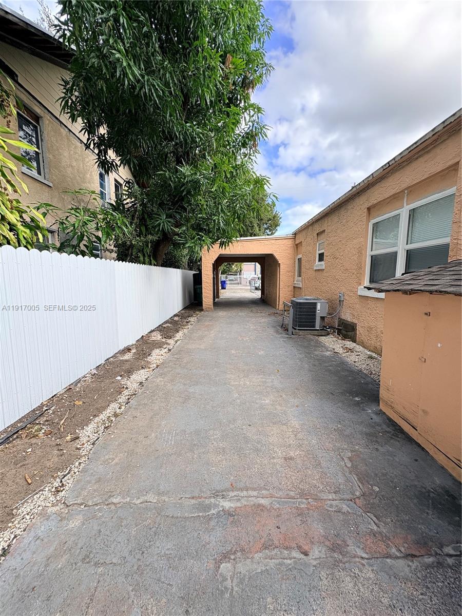 1560 NW 25th Ave # 3