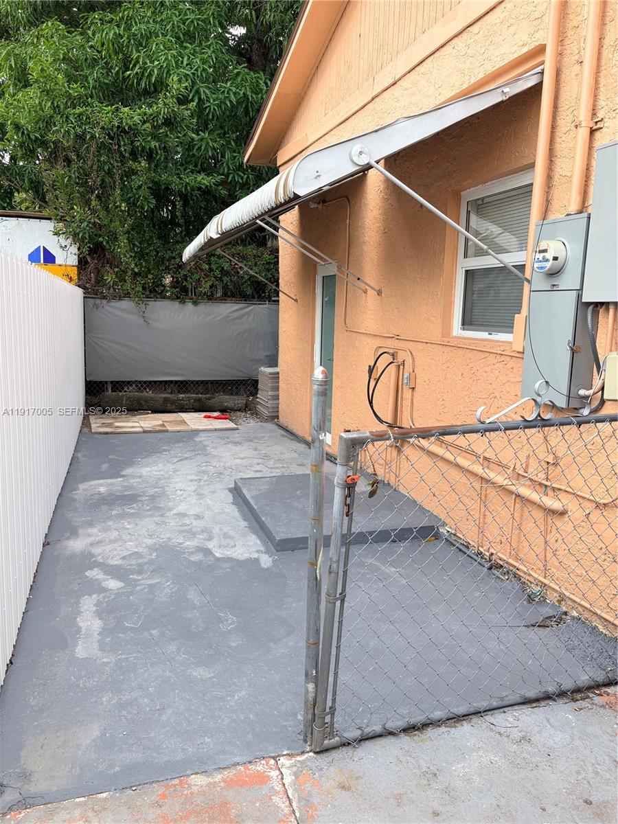 1560 NW 25th Ave # 3