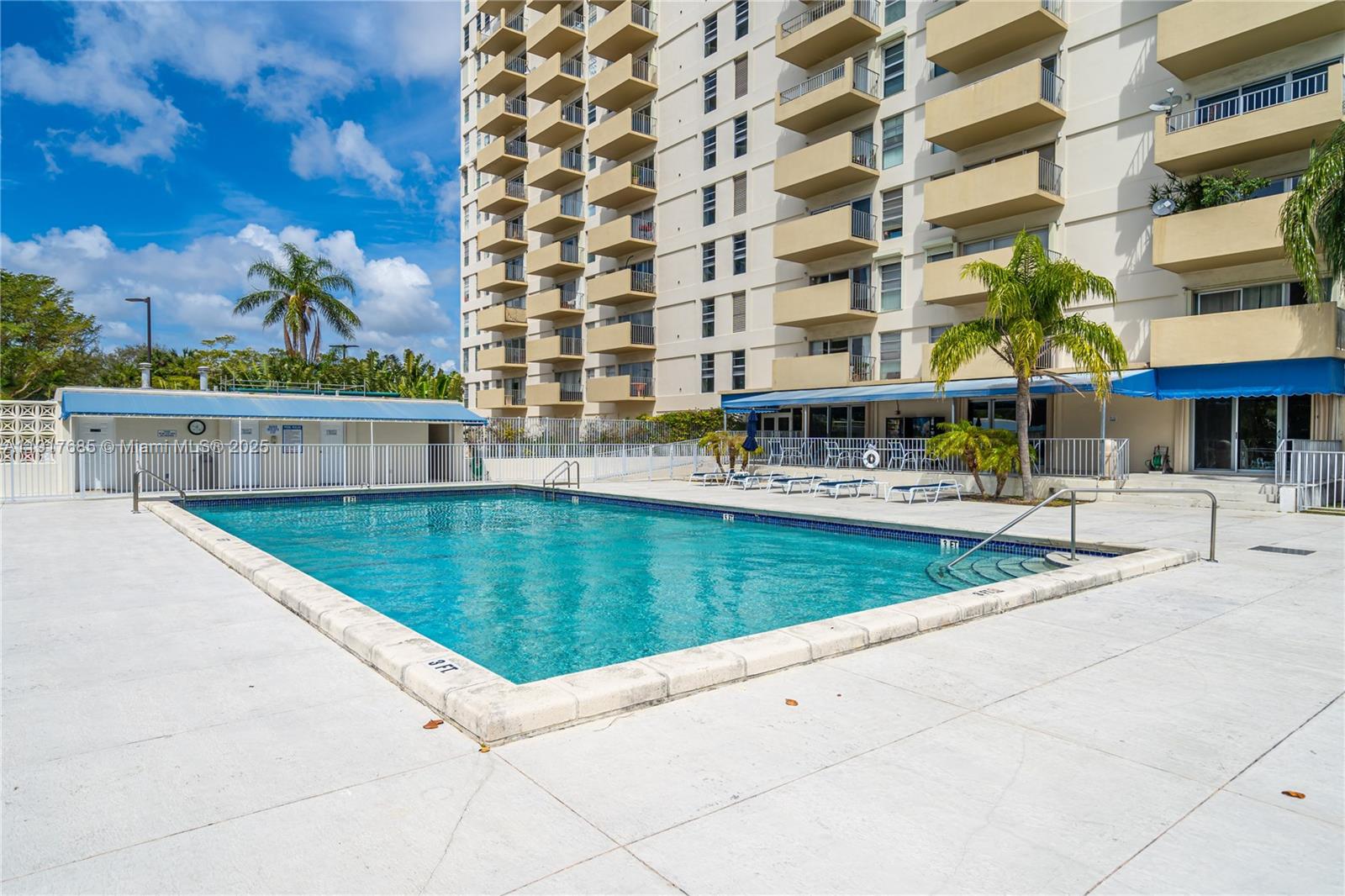 880 NE 69th St # 10R