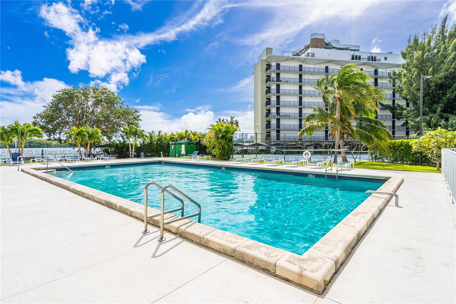 880 NE 69th St # 10R