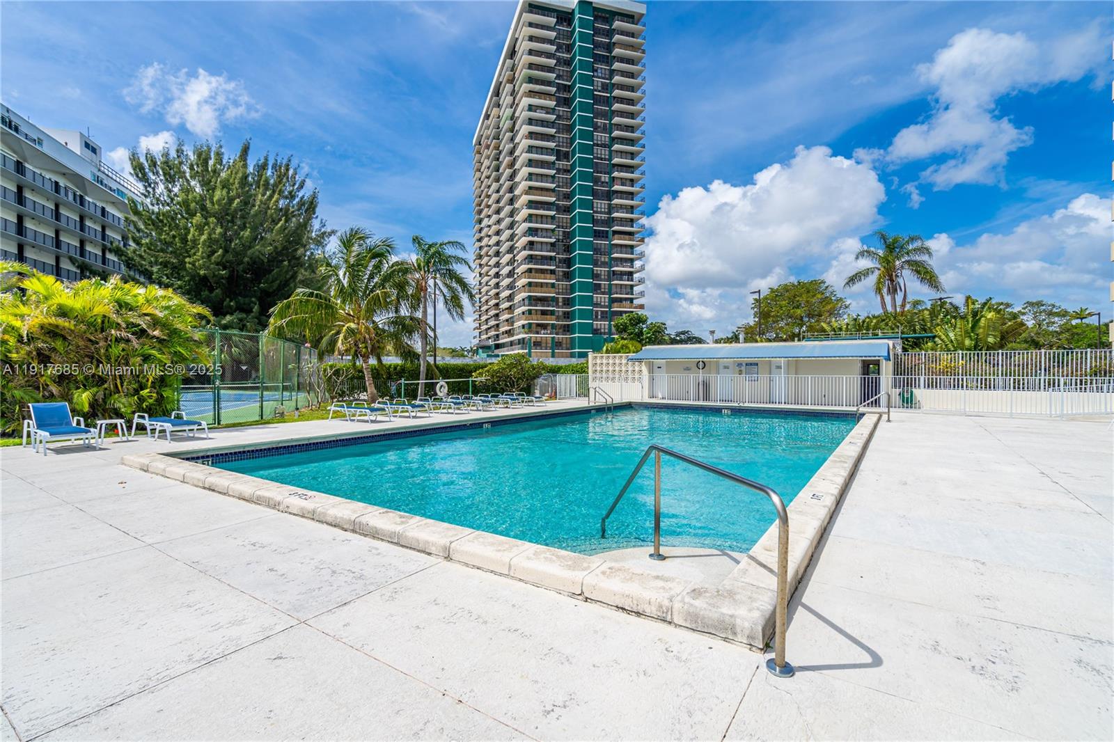 880 NE 69th St # 10R