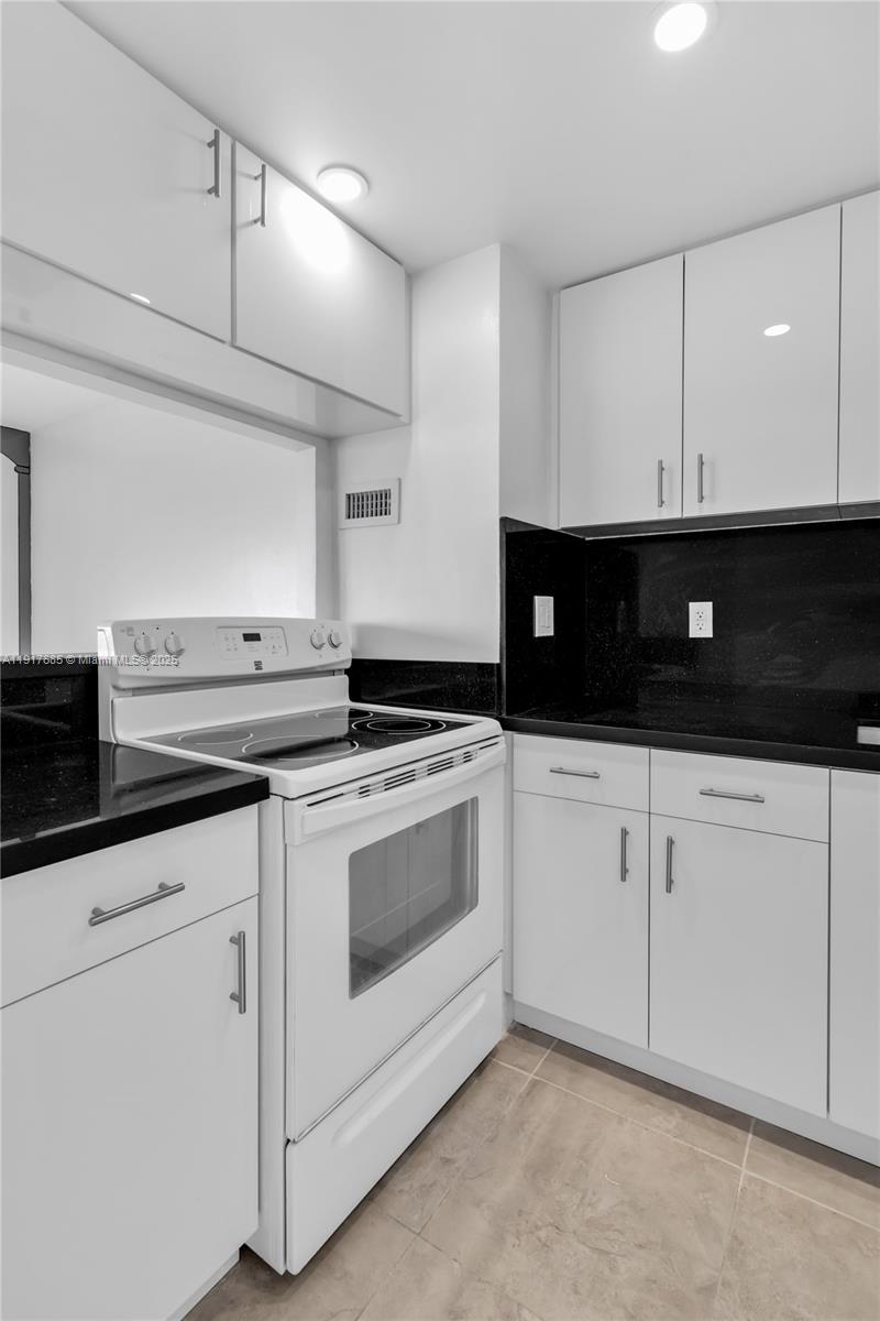 880 NE 69th St # 10R