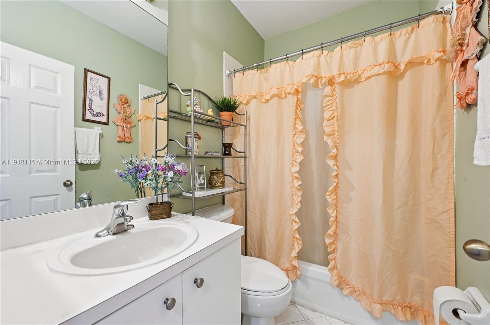 1490 NE 33rd Rd # 18 Unit: 104-18