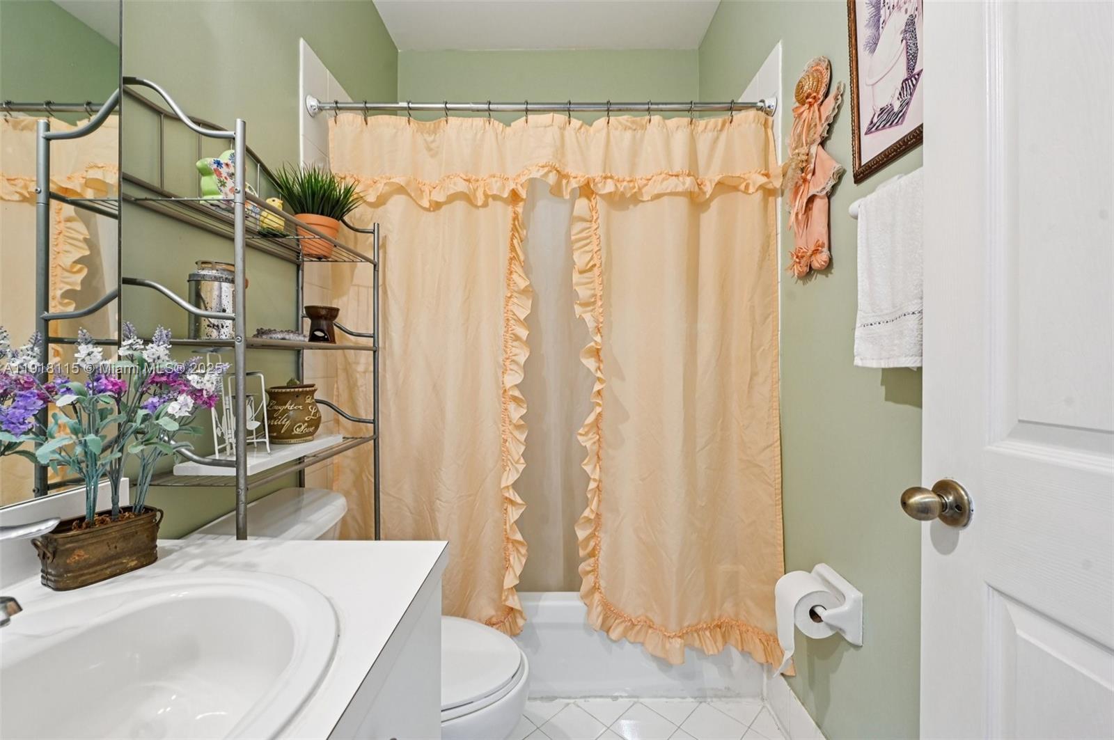 1490 NE 33rd Rd # 18 Unit: 104-18