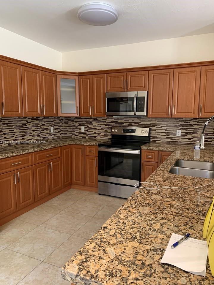 5494 NW 4th St Unit: Front