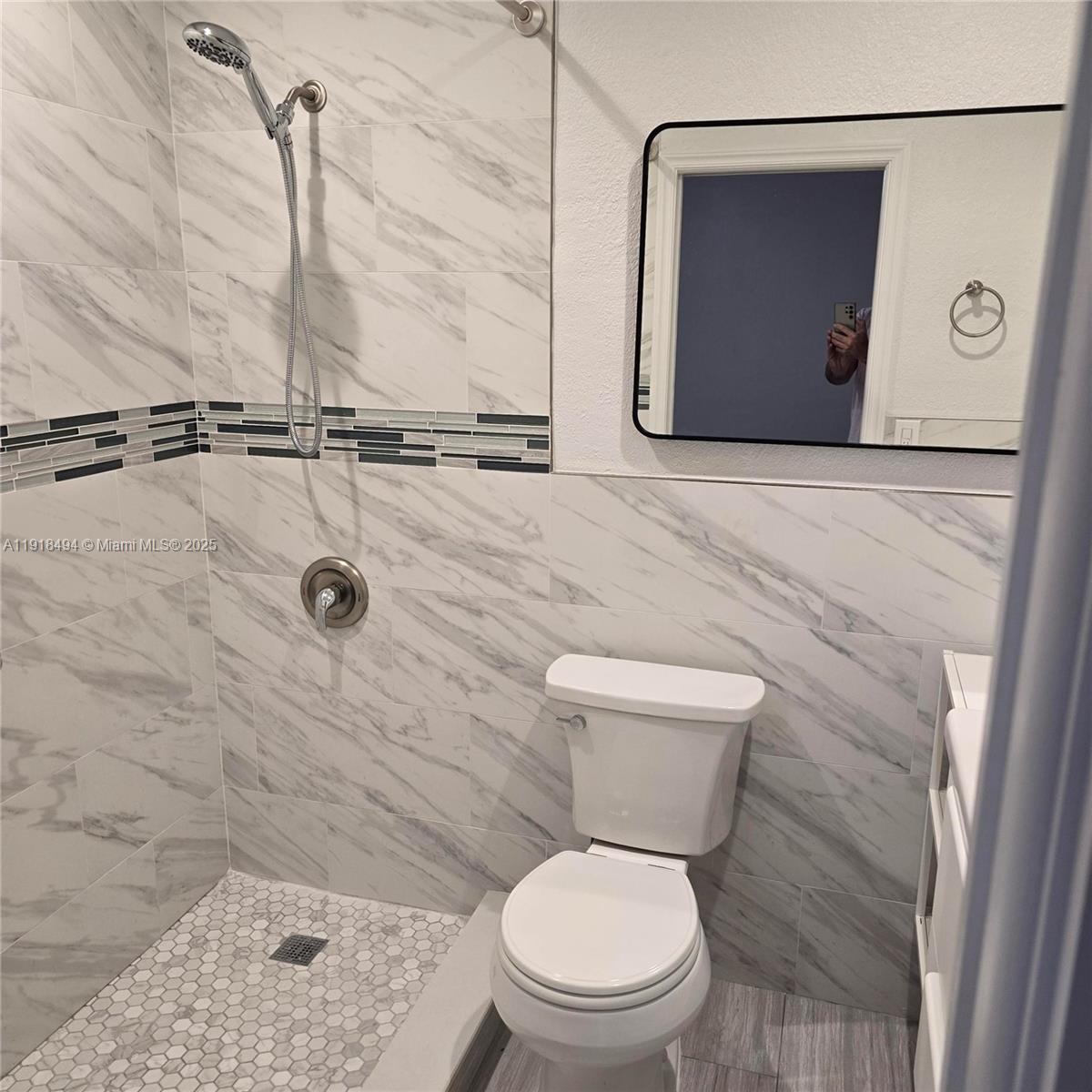 122 Northwest Blvd # B