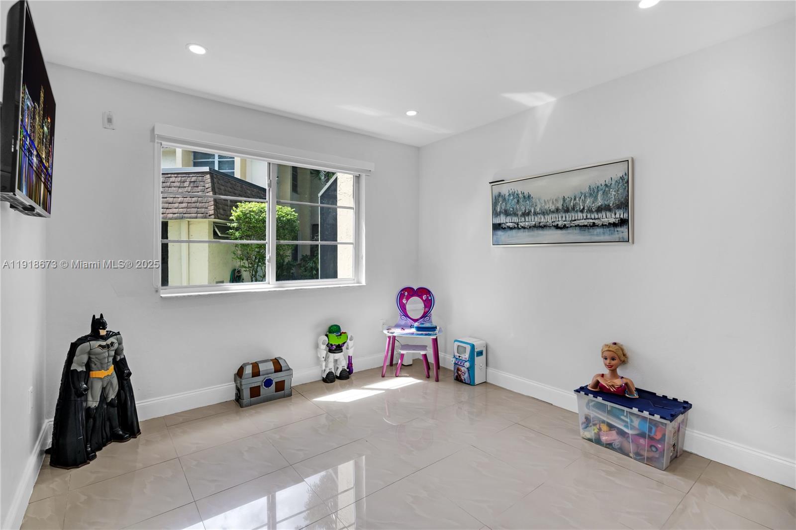 7851 Miller Dr # A117