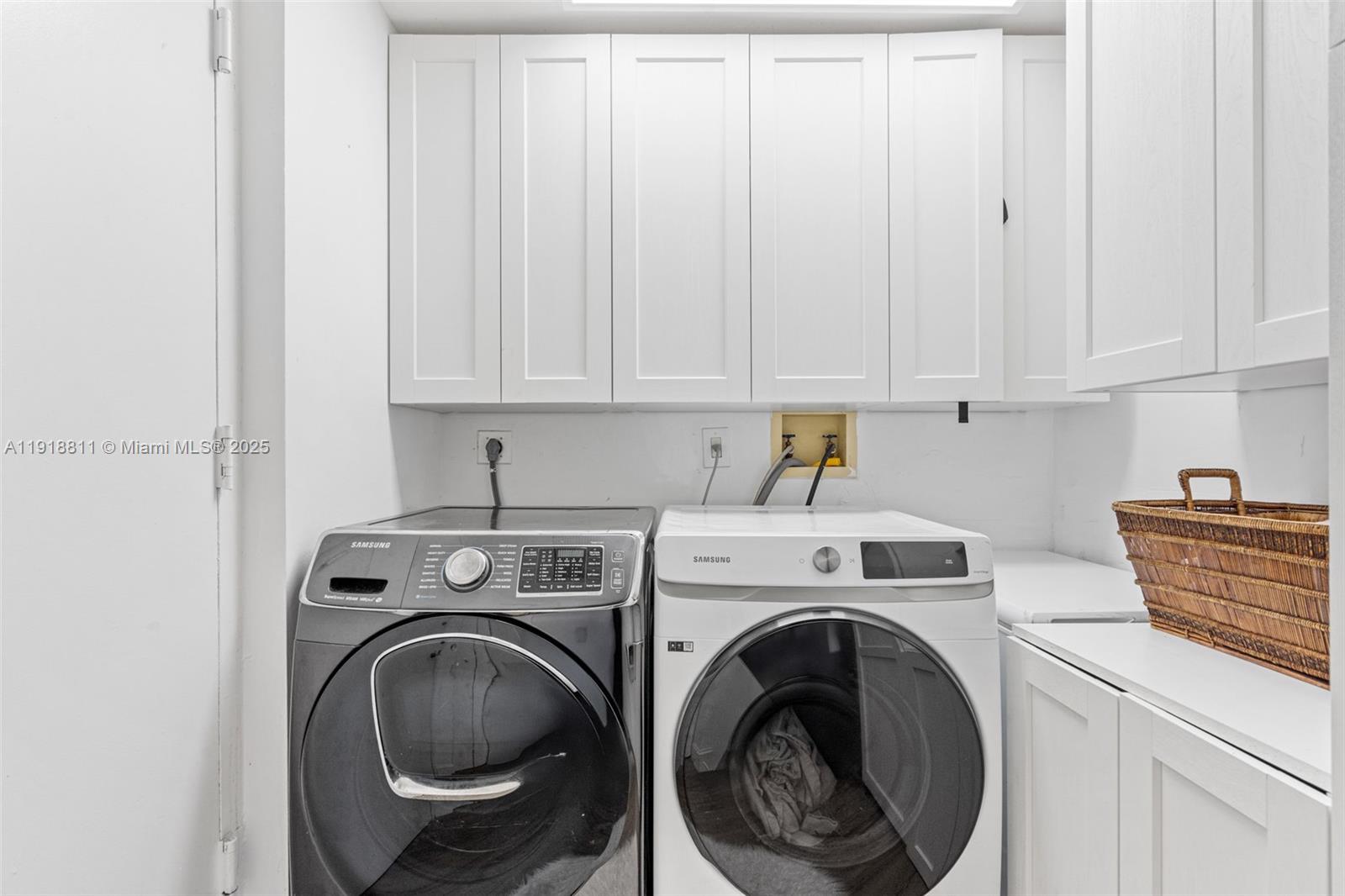 3801 NE 207th St Unit: 26BN