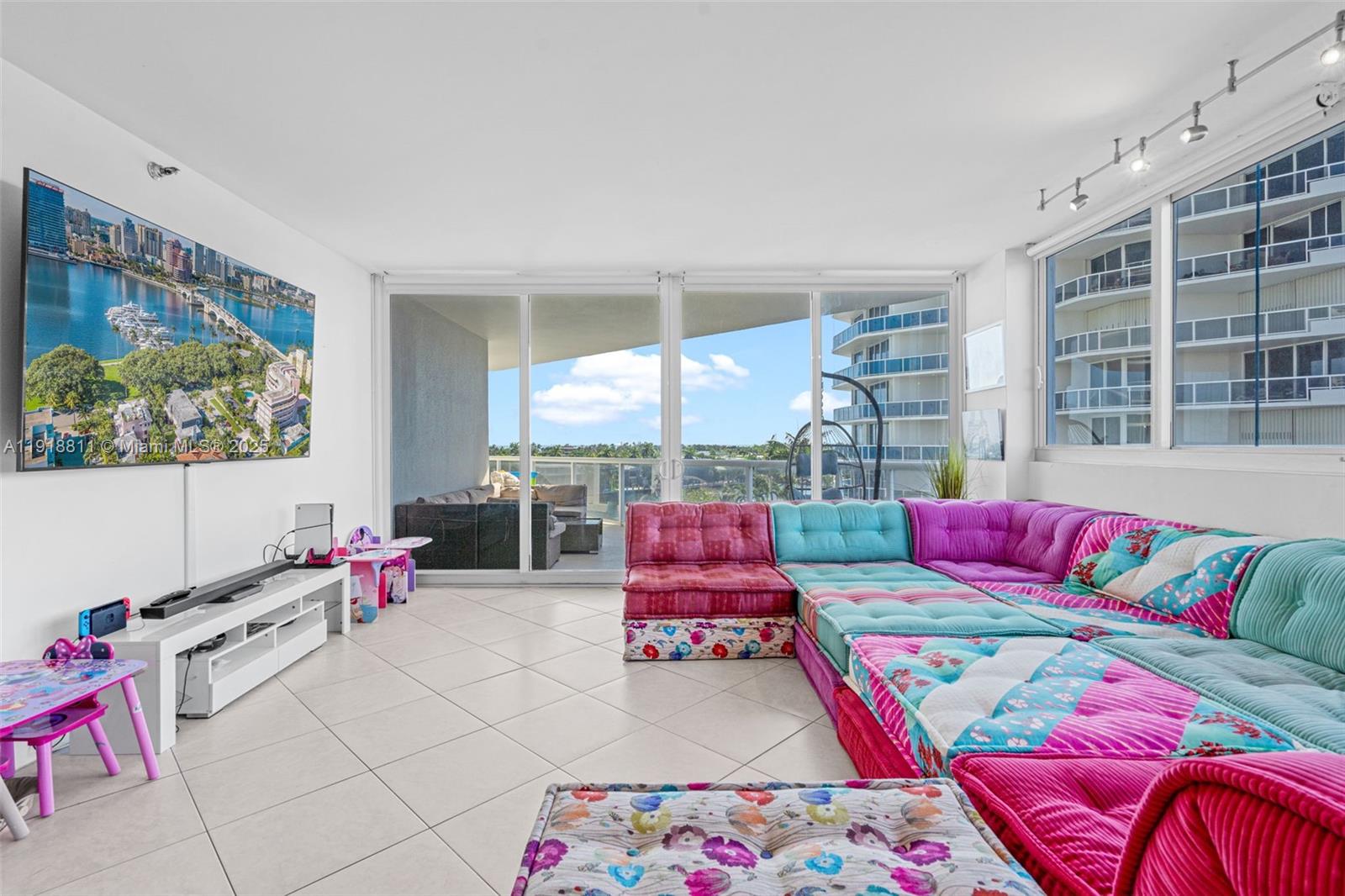 3801 NE 207th St Unit: 26BN