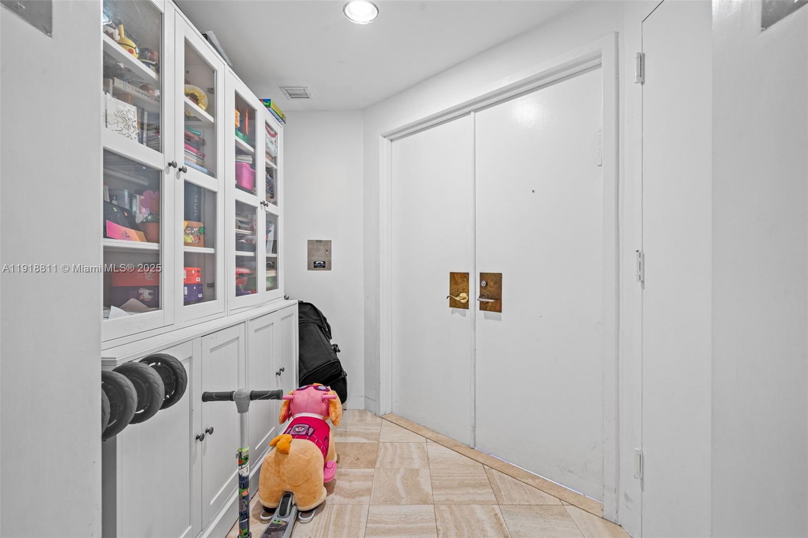 3801 NE 207th St Unit: 26BN