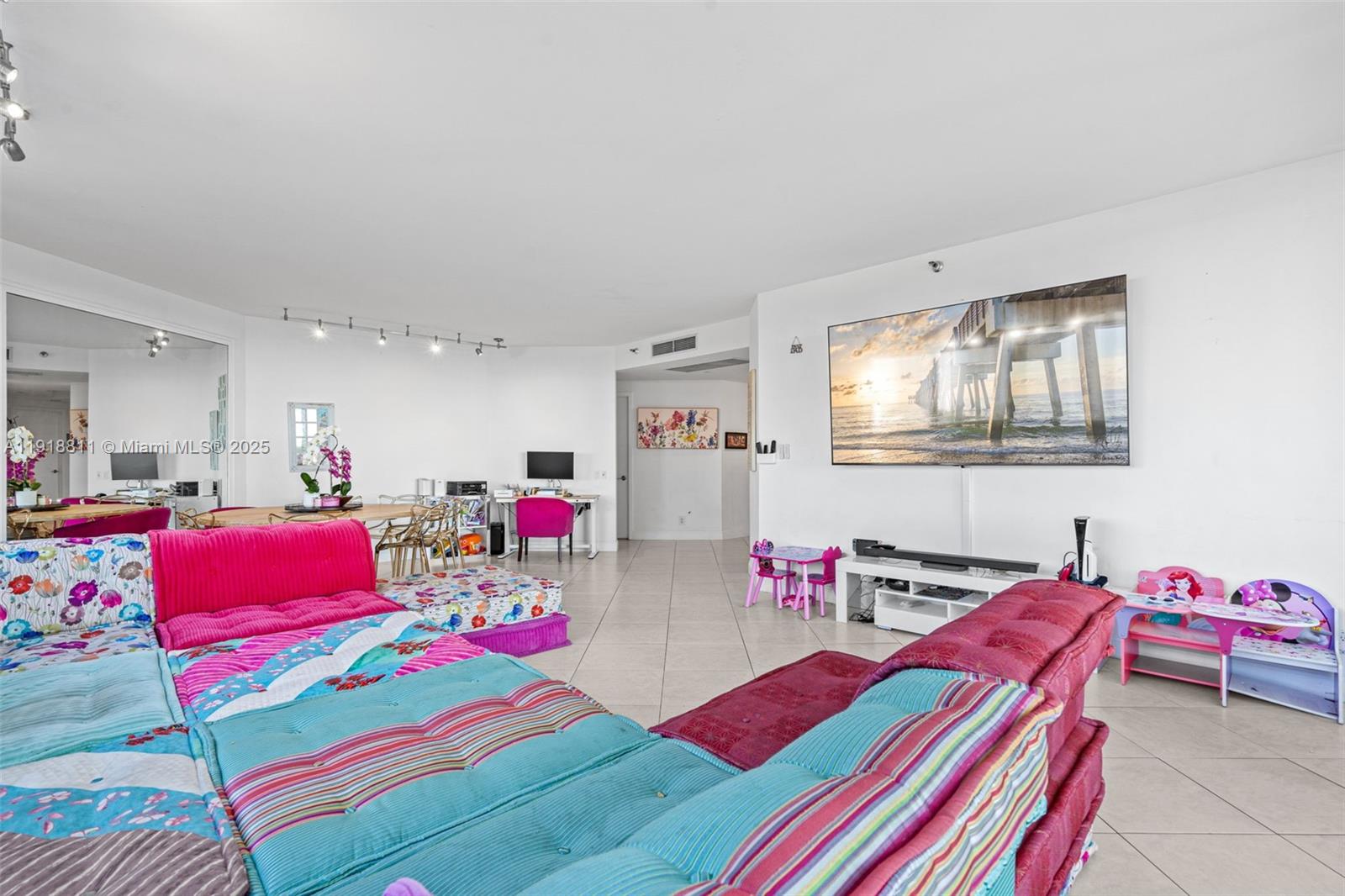 3801 NE 207th St Unit: 26BN