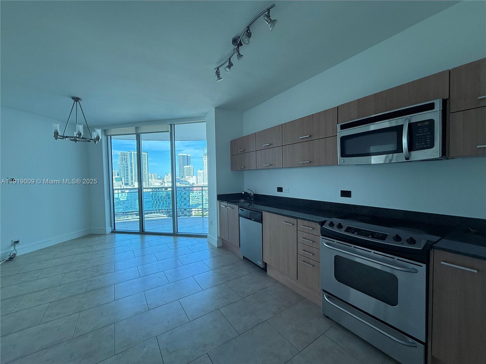 350 S Miami Ave Unit: 2013