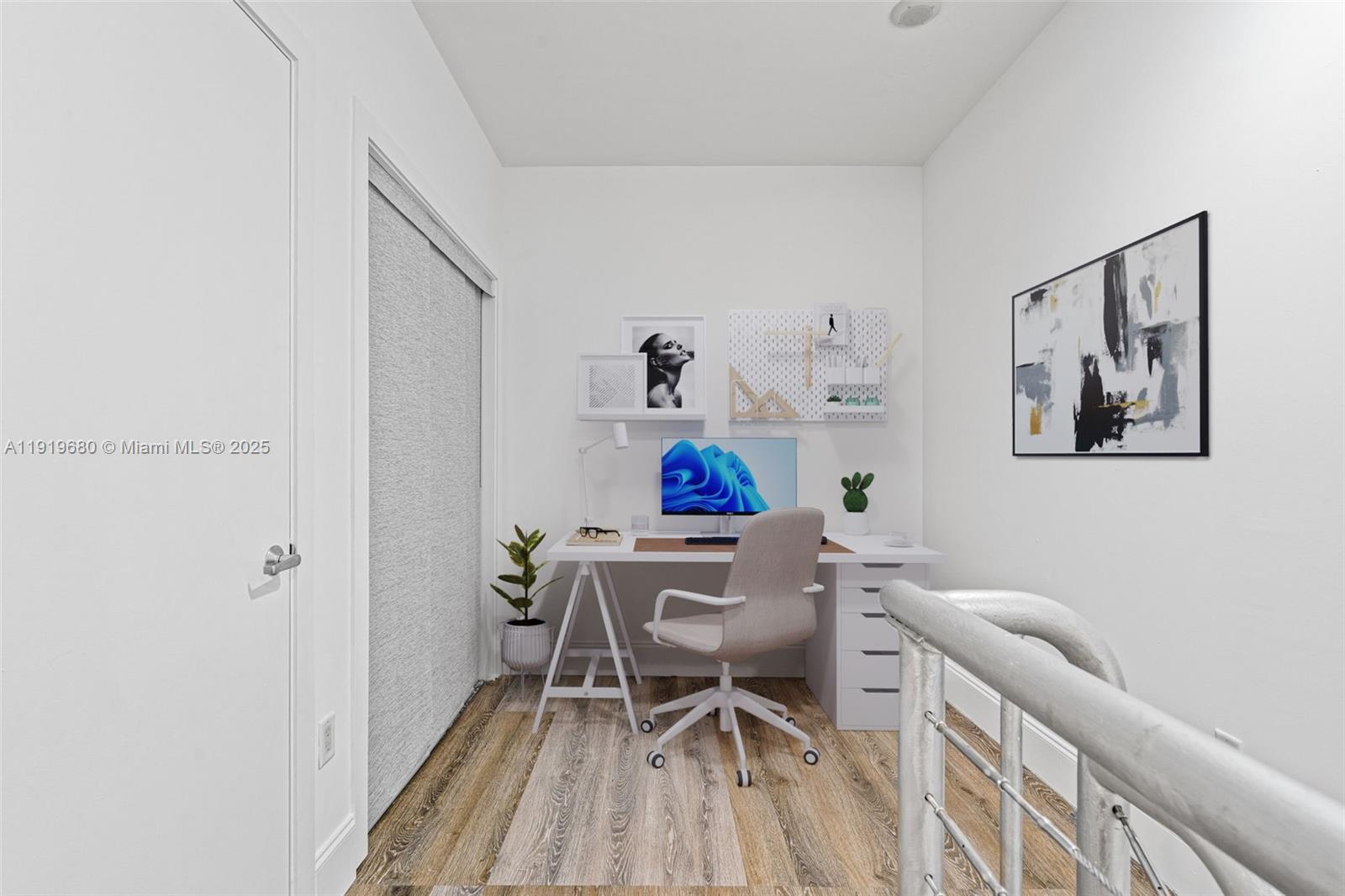 1050 Brickell Ave # 1006