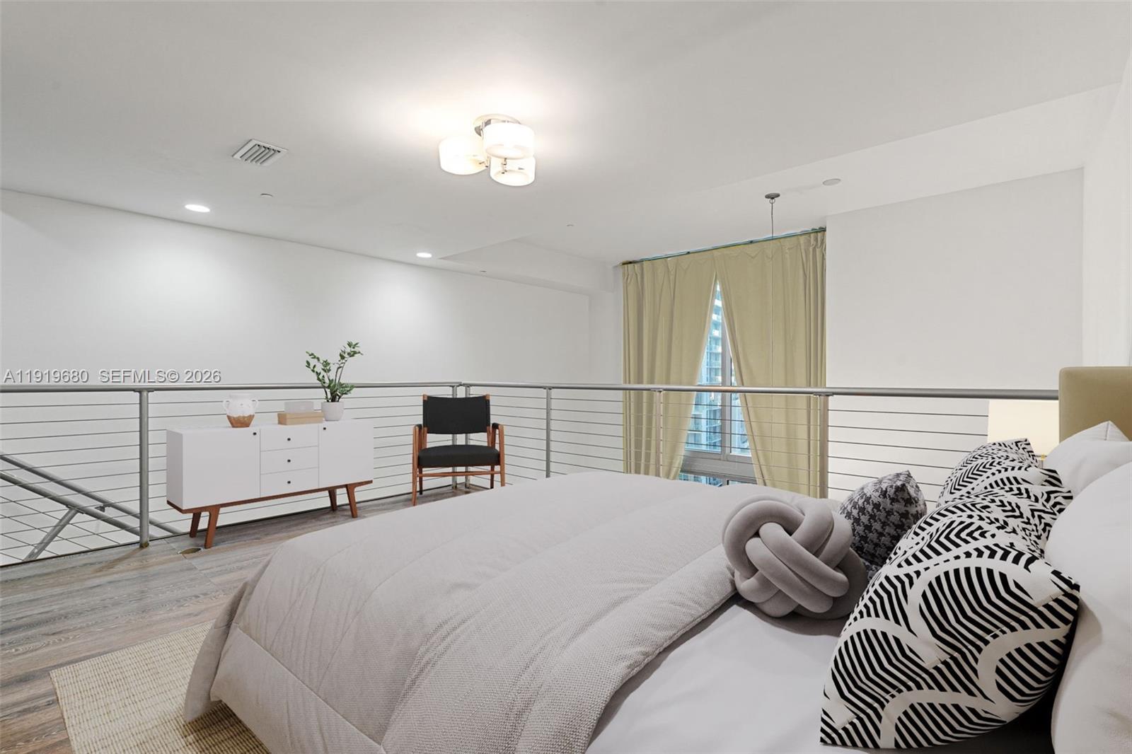 1050 Brickell Ave # 1006