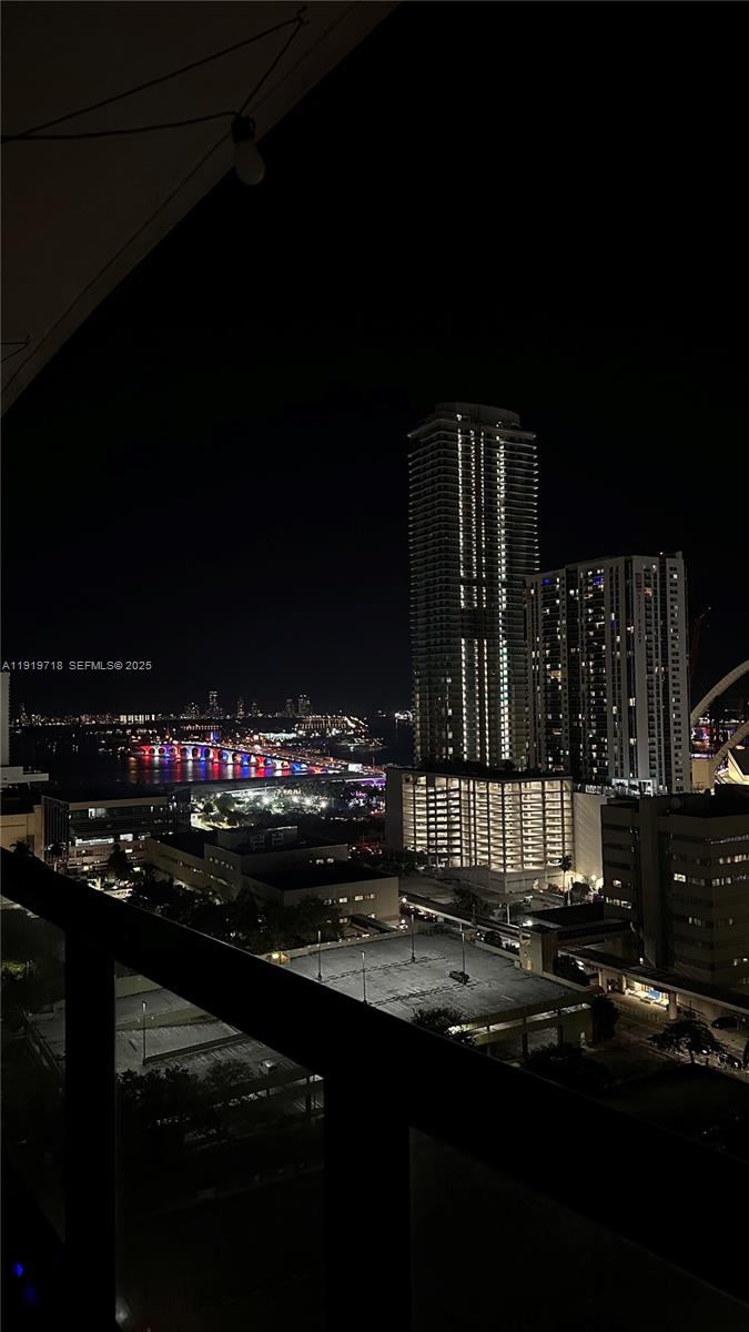 1600 NE 1st Ave # 2009