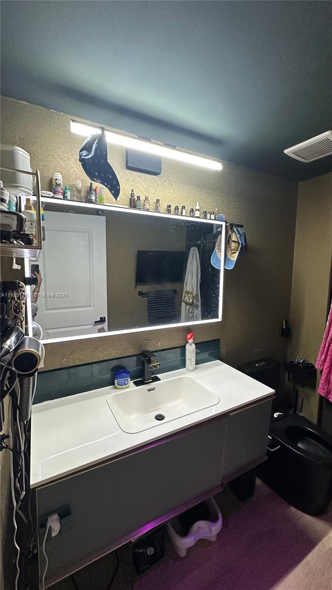 1600 NE 1st Ave # 2009