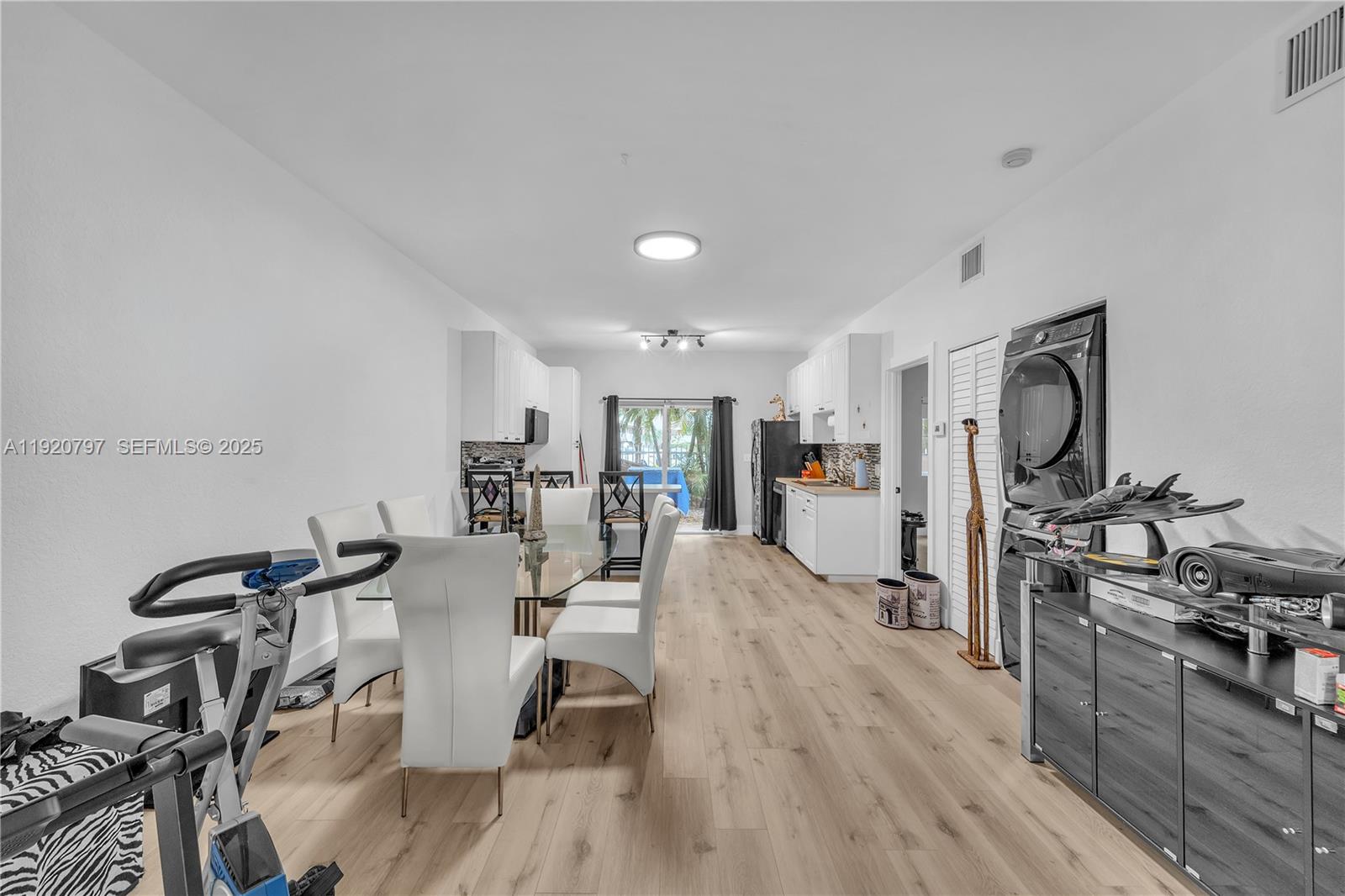 4950 Washington St # 1