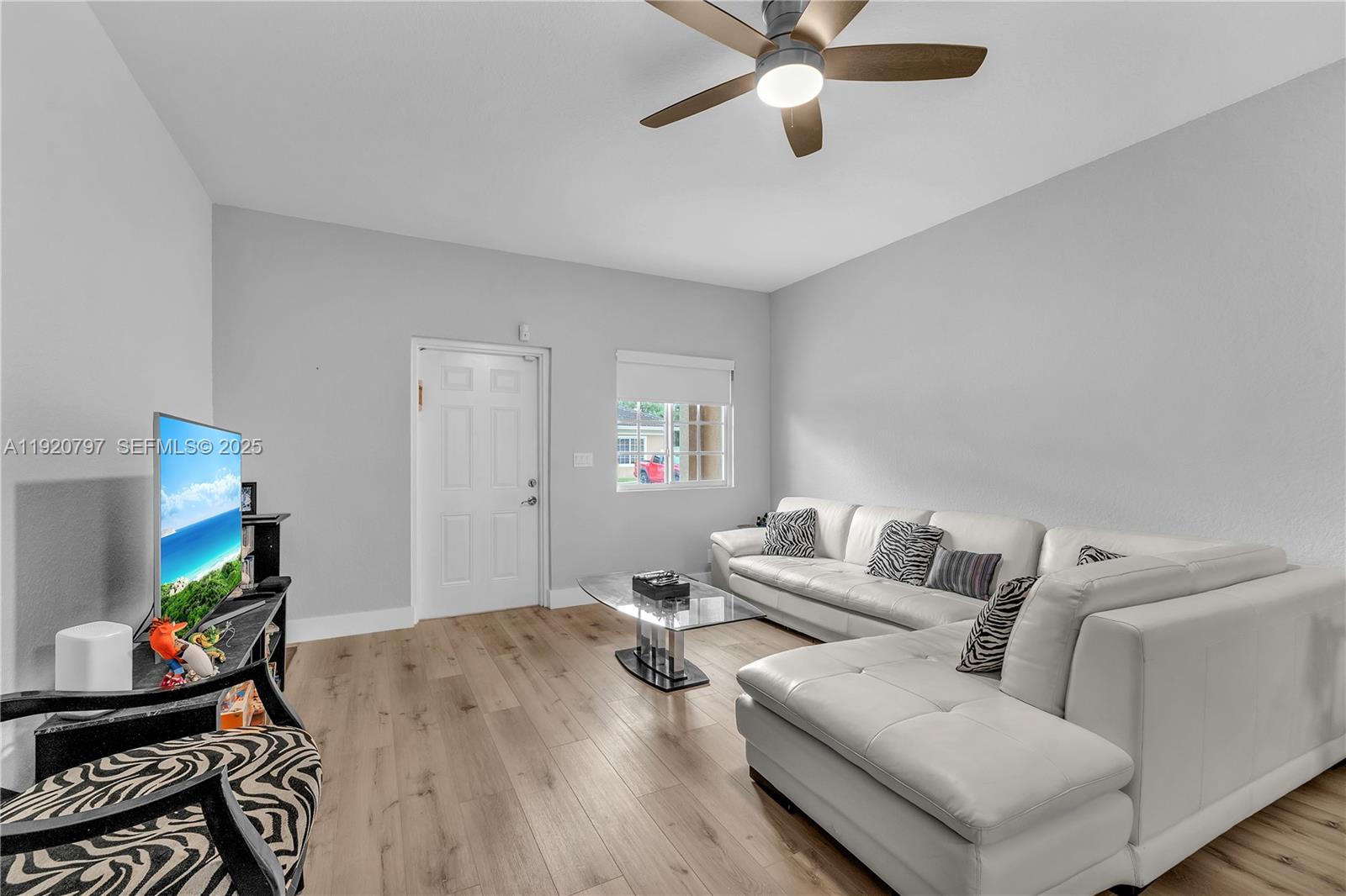 4950 Washington St # 1