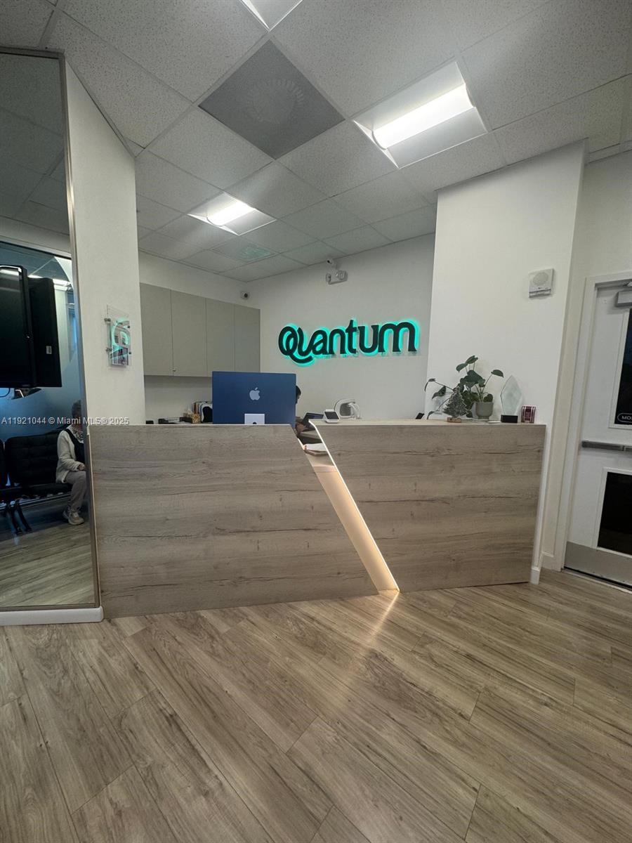 1900 N Bayshore Dr # 1A